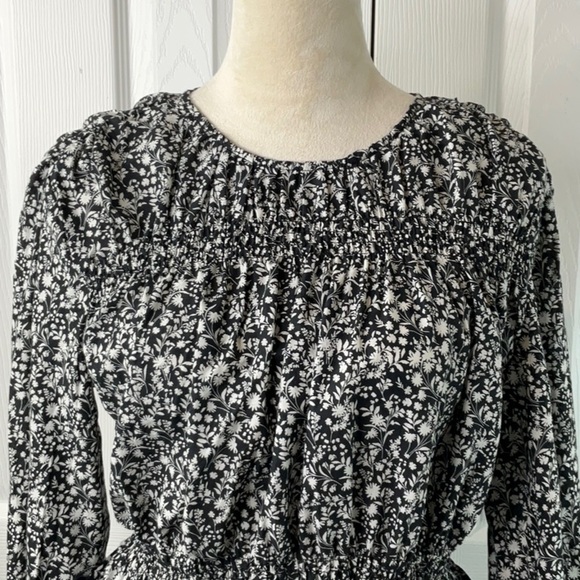 Universal Thread - Women's Long Sleeve Peplum Blouse - Picture 7 of 12